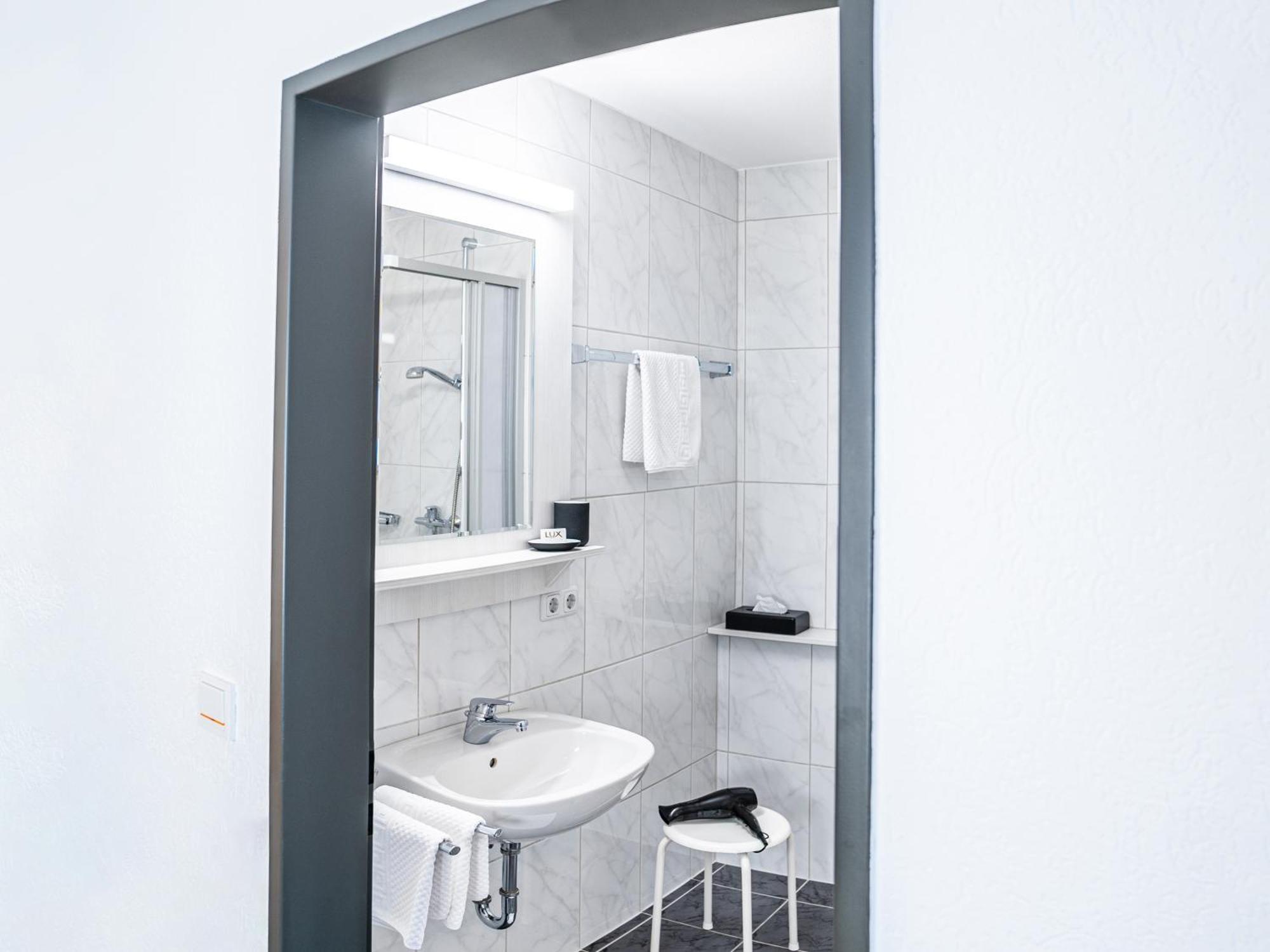 Hotel Hanauerlehen - Ruhige & Zentrale Top-Lage - Mit Schwimmbad, Sauna, Parkplaetze & Cafe - Bayerischer Familienbetrieb Schoenau am Koenigsee Quarto foto